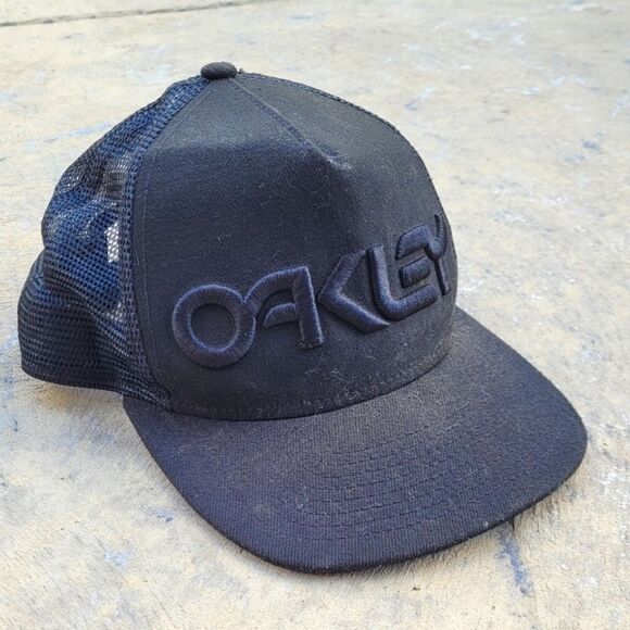 Oakley Adjustable New Era Black Mesh Ballcap OS - Picture 1 of 5